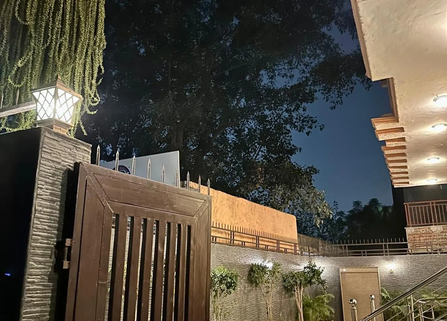Luxury Room With Attach Washroom Gurgaon 4*,
